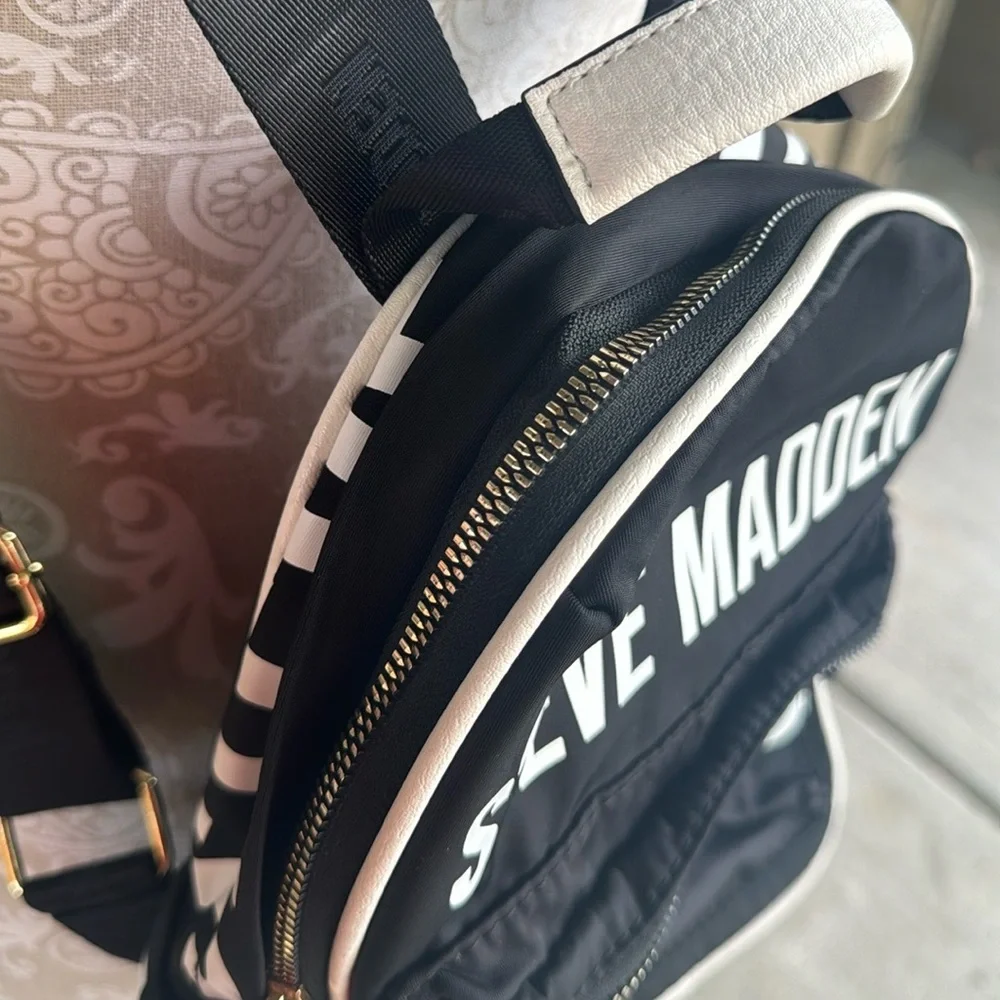 Steve Madden mini backpack - Picture 3 of 6